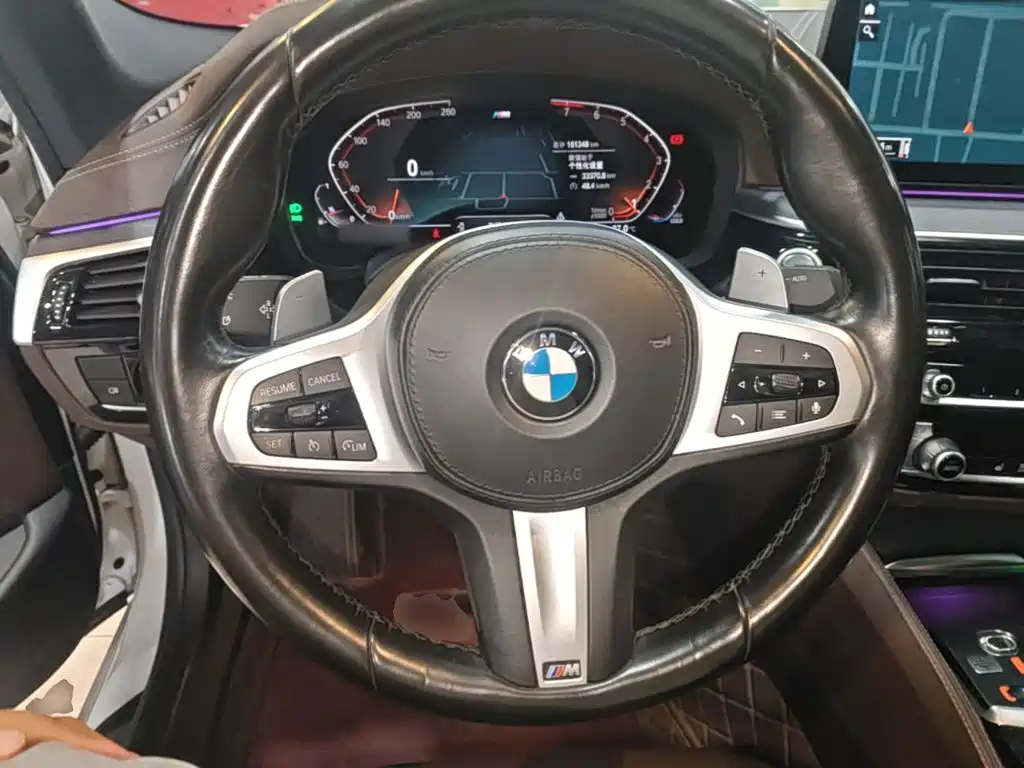 BMW 5 Series — фото 11