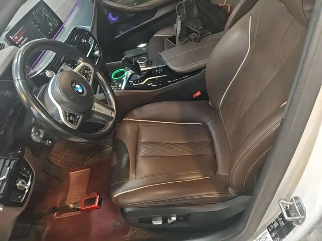 BMW 5 Series — фото 15