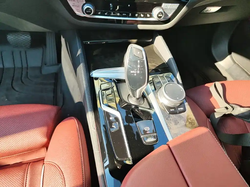 BMW 5 Series New Energy — фото 14