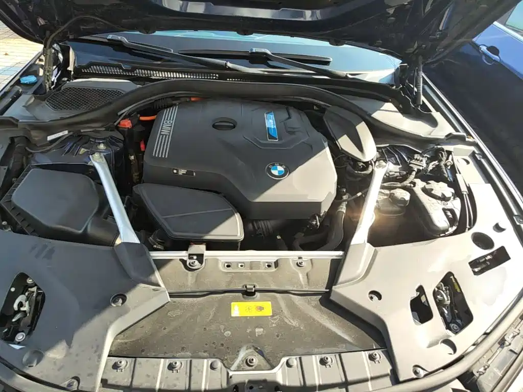 BMW 5 Series New Energy — фото 20