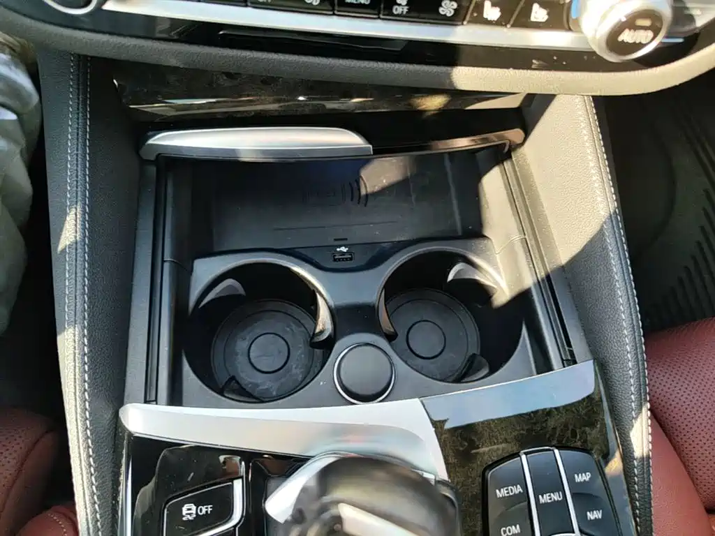 BMW 5 Series New Energy — фото 9