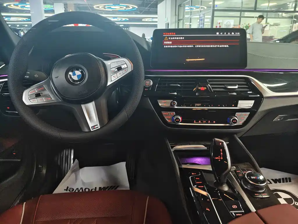 BMW 5 Series — фото 14