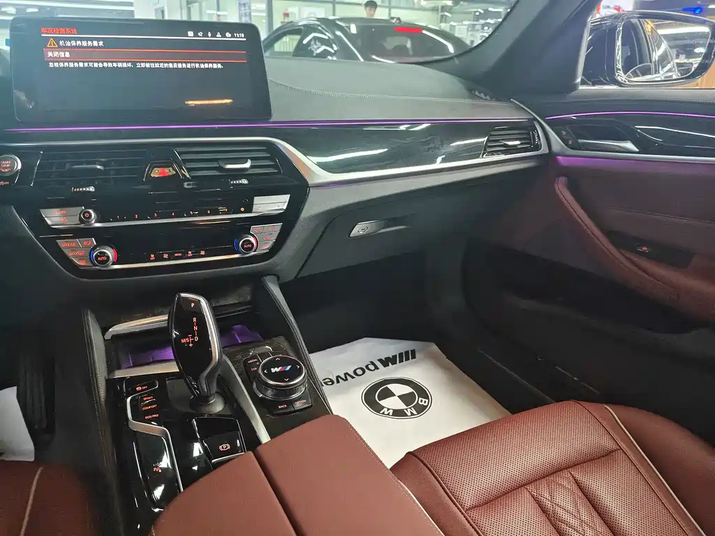BMW 5 Series — фото 15