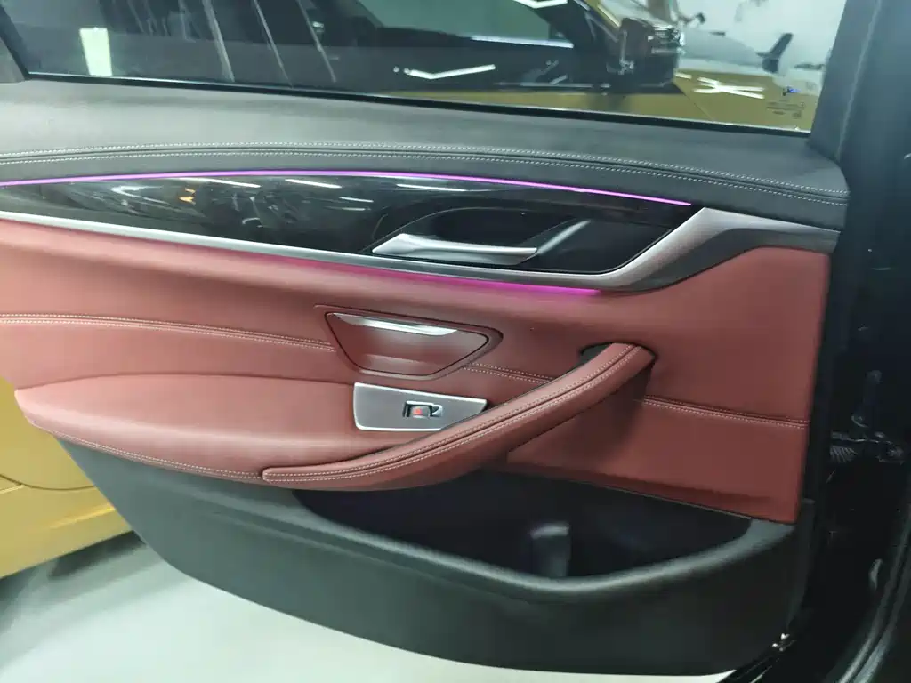 BMW 5 Series — фото 17