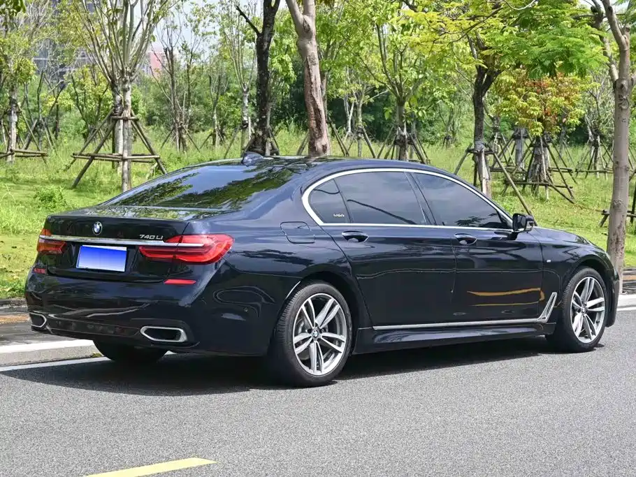 BMW 7 Series — фото 3