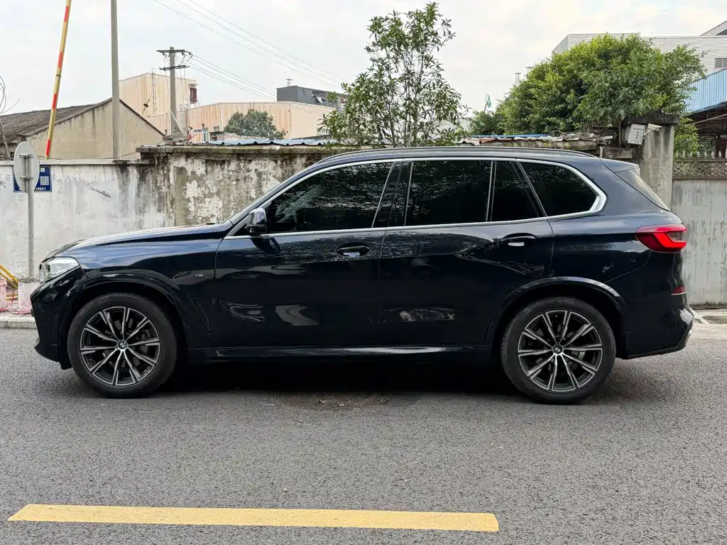 BMW X5 (Import) — фото 3