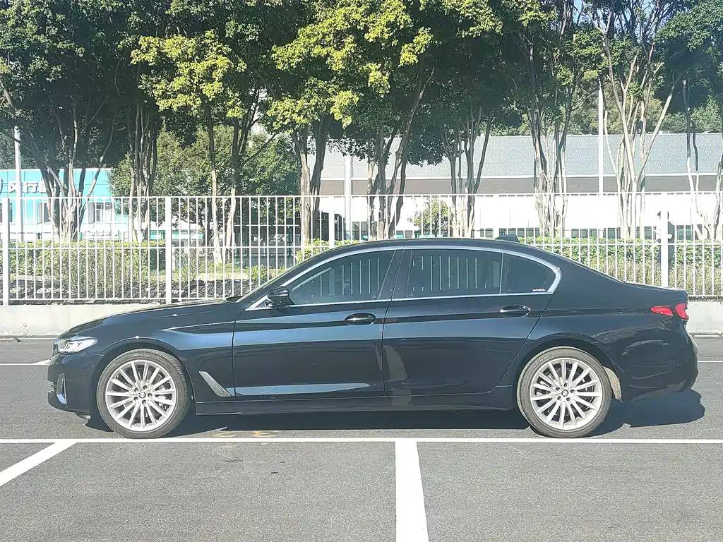 BMW 5 Series — фото 6