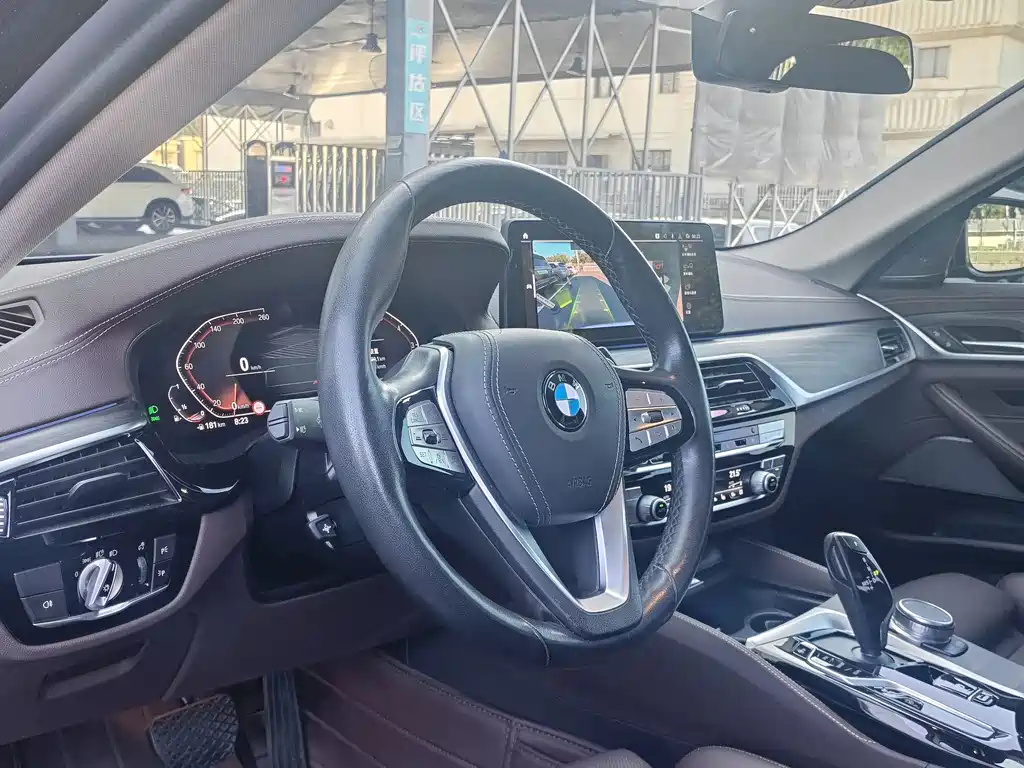 BMW 5 Series — фото 10