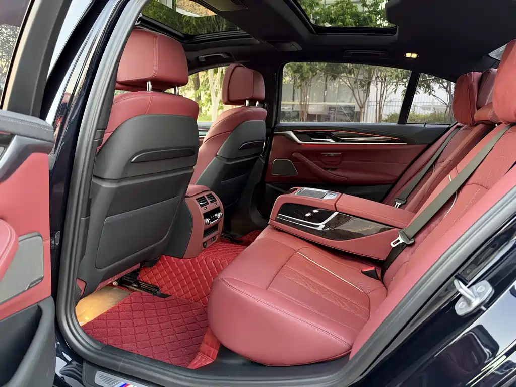 BMW 5 Series — фото 10