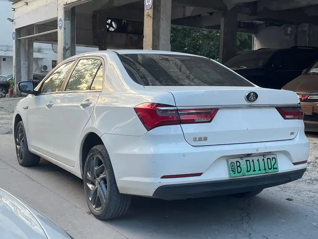 BYD Qin NEV — фото 4