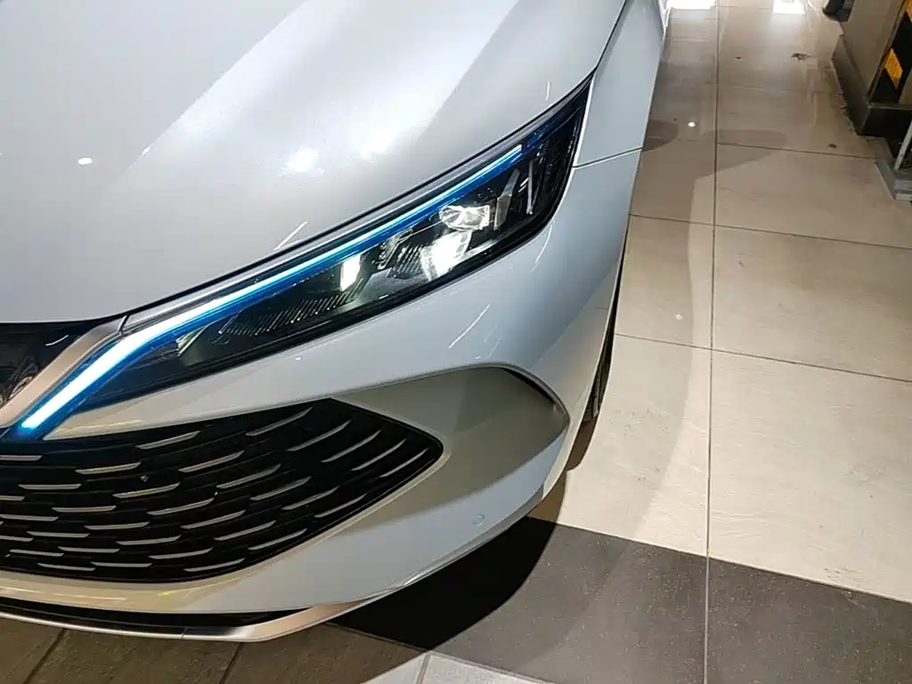BYD Qin L — фото 24
