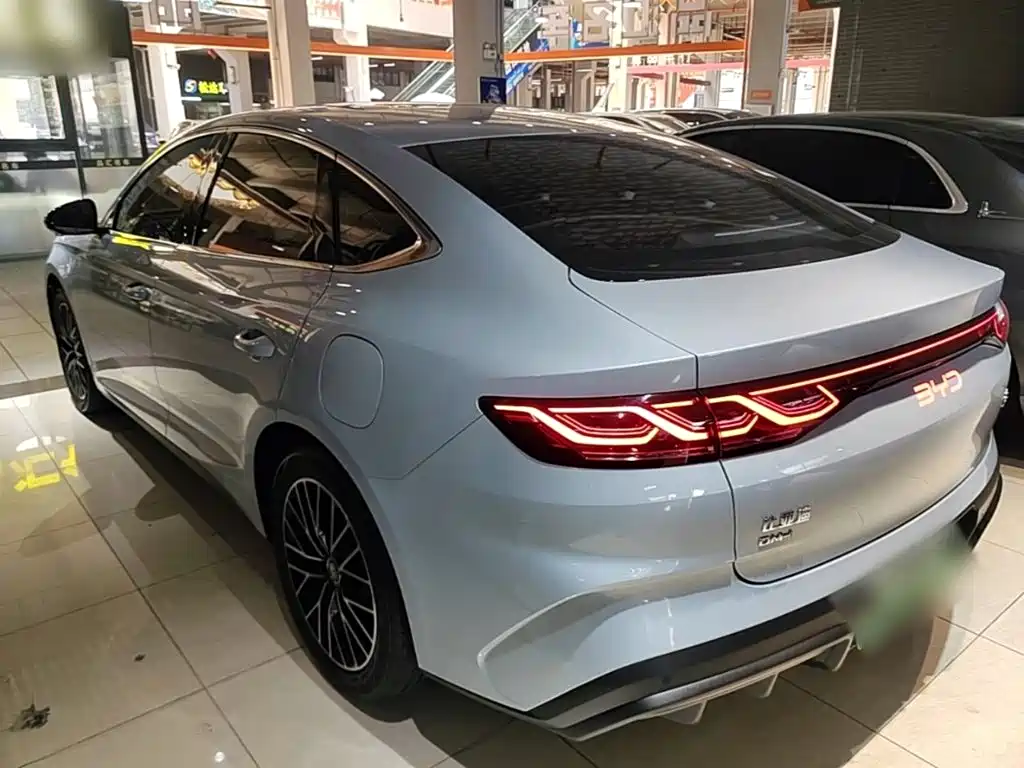 BYD Qin L — фото 5