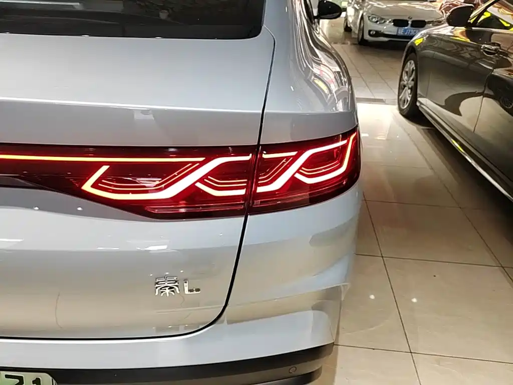 BYD Qin L — фото 8