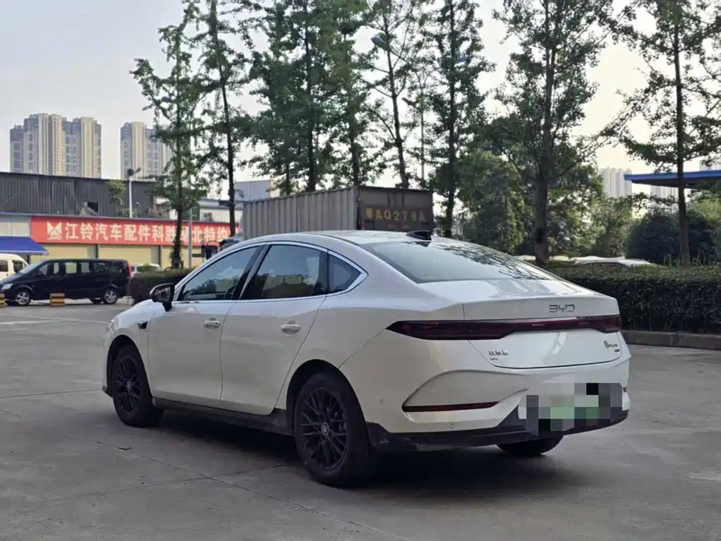 BYD Qin PLUS — фото 15