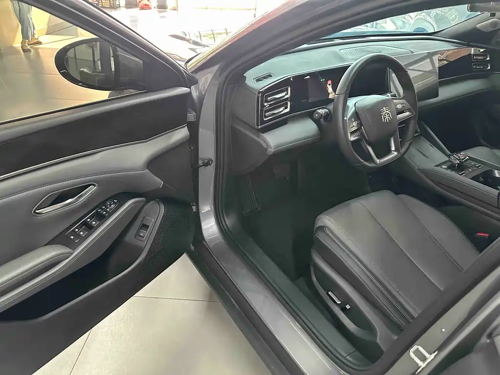 BYD Qin L — фото 4