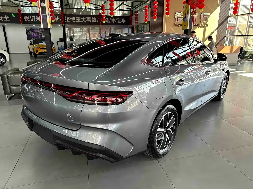 BYD Qin L — фото 9