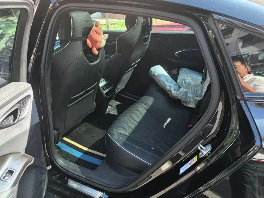 BYD Seal — фото 11