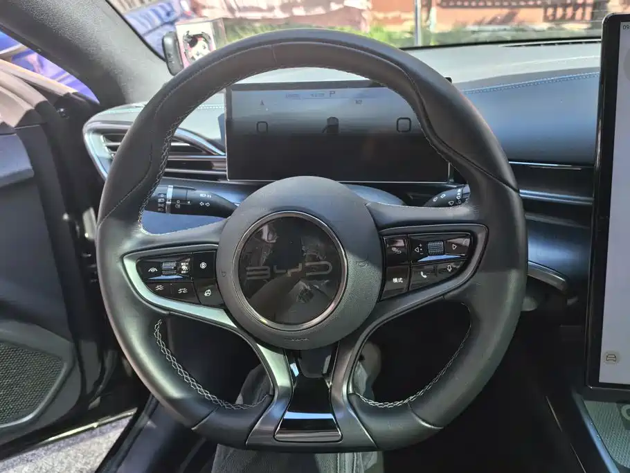 BYD Seal — фото 15