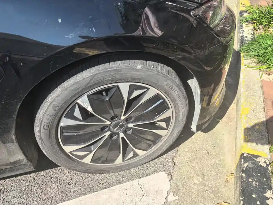 BYD Seal — фото 6