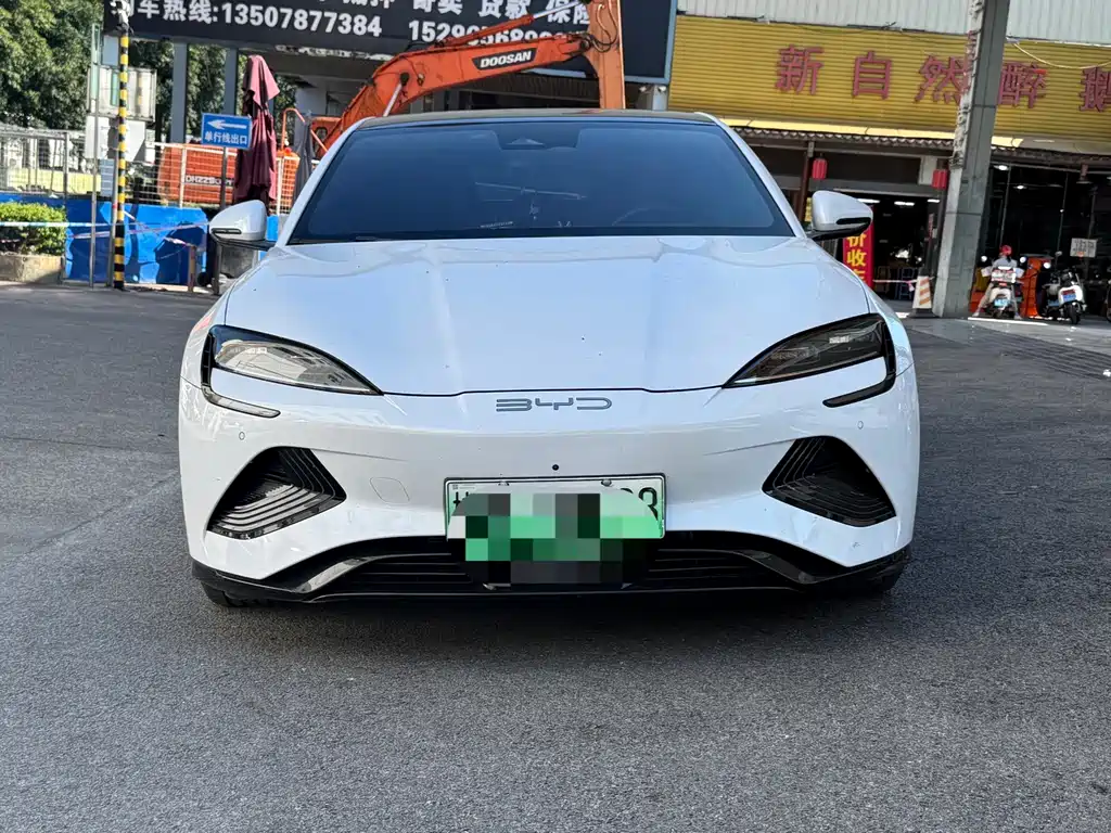 BYD Seal — фото 2