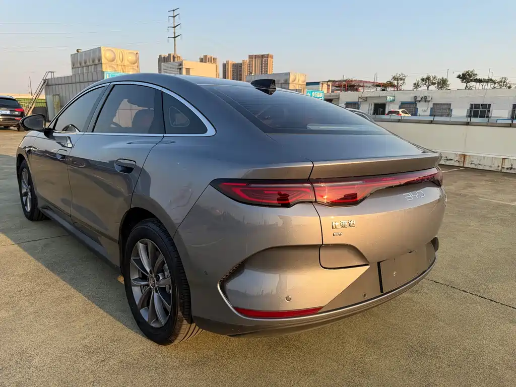 BYD Qin L — фото 7