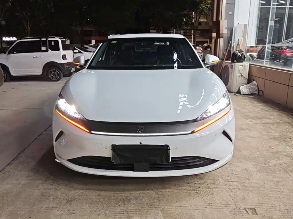 BYD Qin L — фото 3
