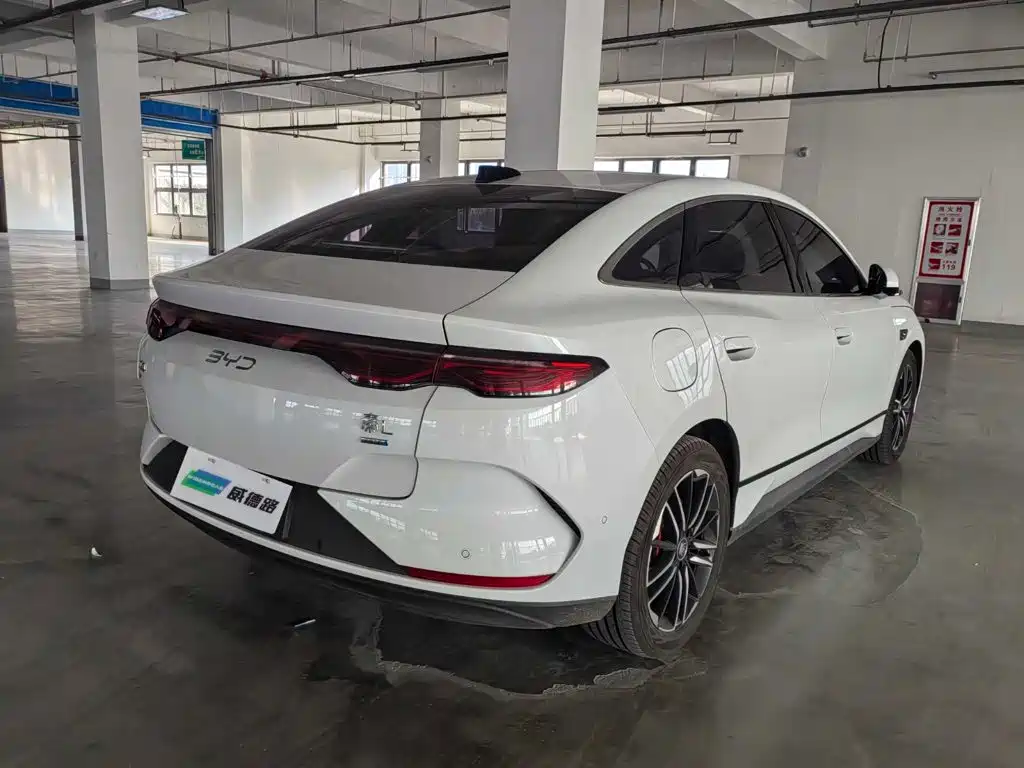 BYD Qin L — фото 5