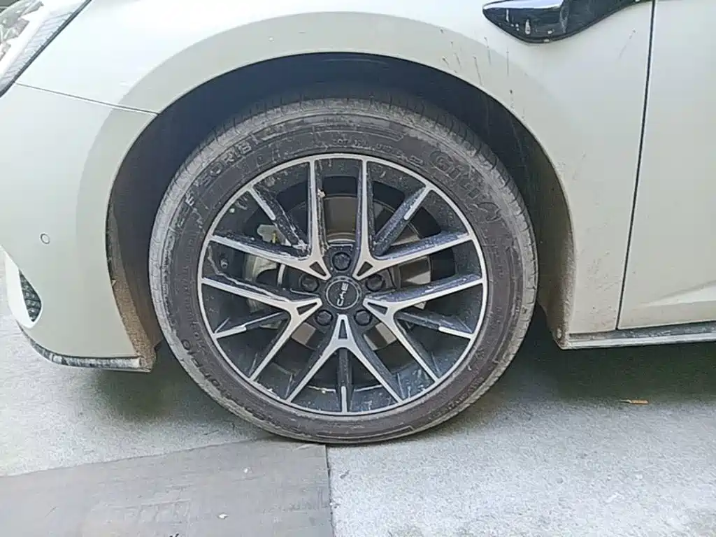 BYD Seal 07 DM-i — фото 23