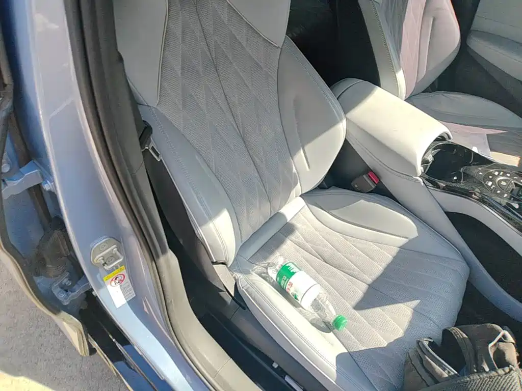 BYD Seal — фото 25