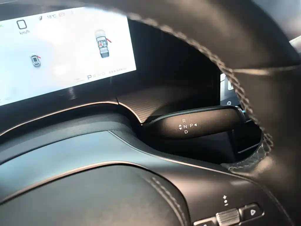 BYD L DM-i — фото 14