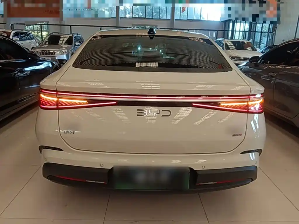BYD Seal 07 DM-i — фото 6