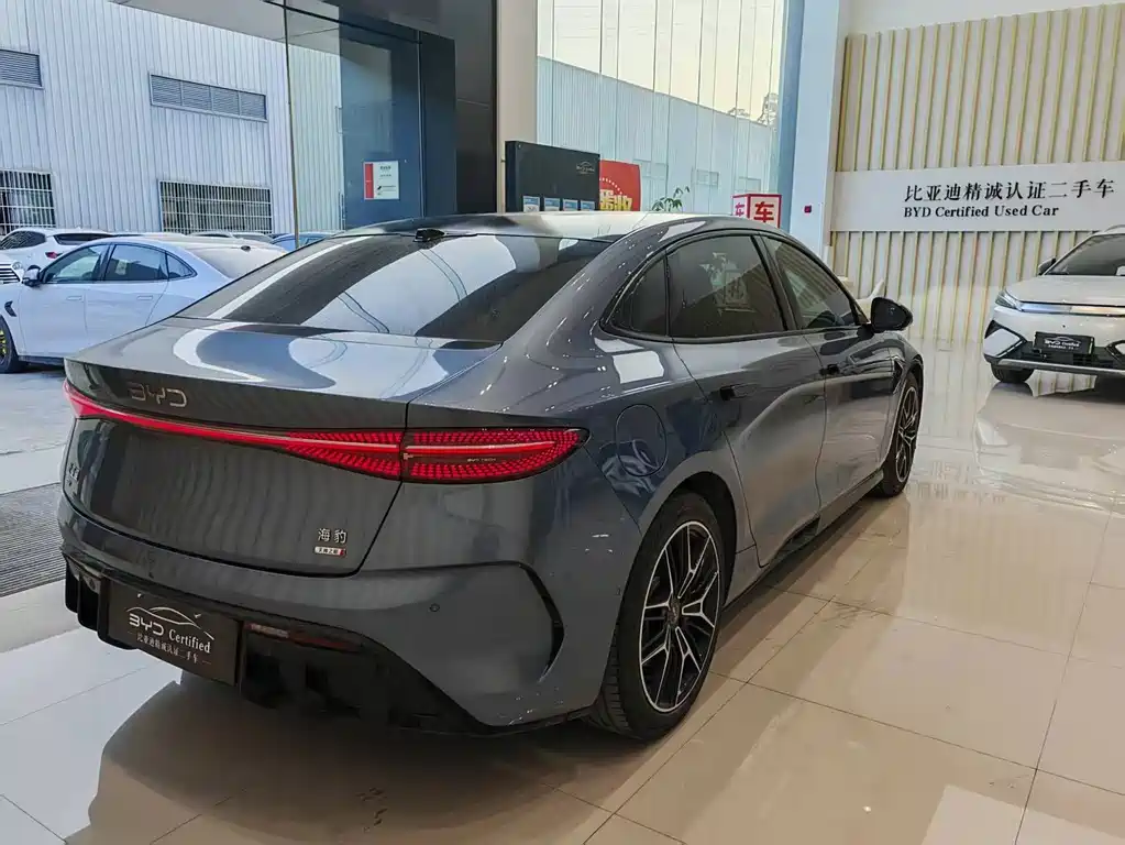 BYD Seal — фото 6