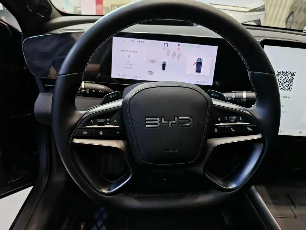 BYD Seal — фото 10