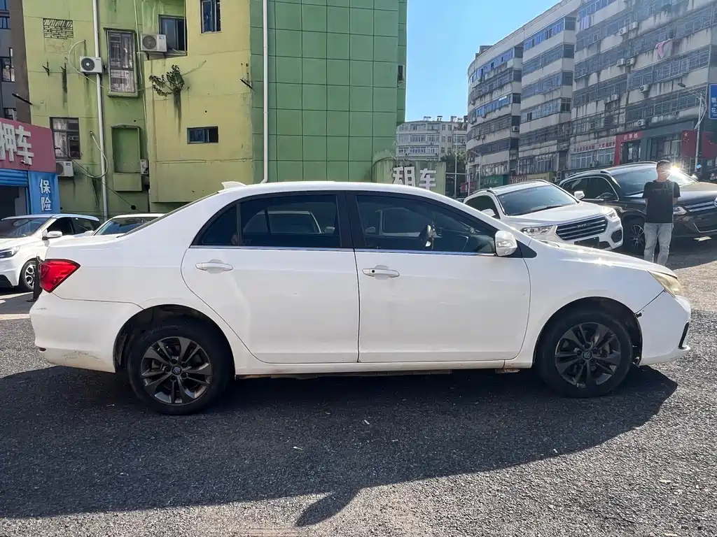 BYD Qin NEV — фото 4