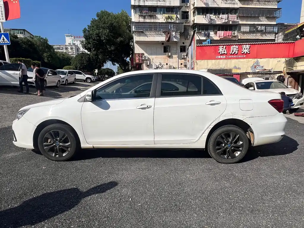 BYD Qin NEV — фото 5