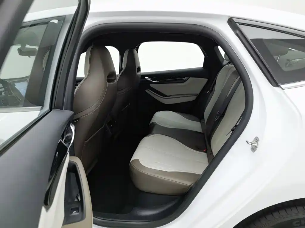 BYD Qin PLUS — фото 15