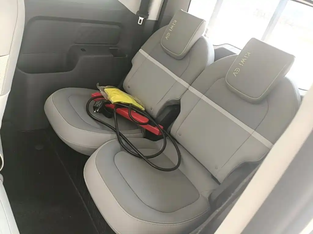Baojun KiWi EV — фото 17