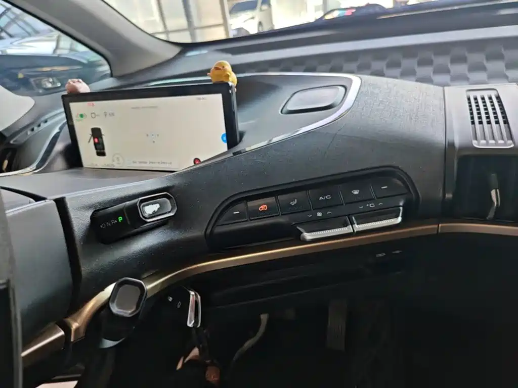 Baojun KiWi EV — фото 13