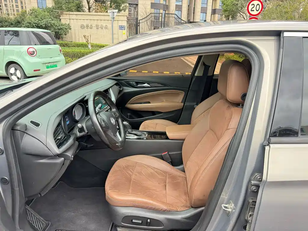 Buick Regal — фото 8
