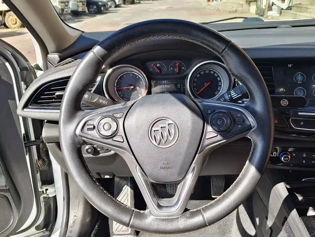 Buick Regal — фото 6
