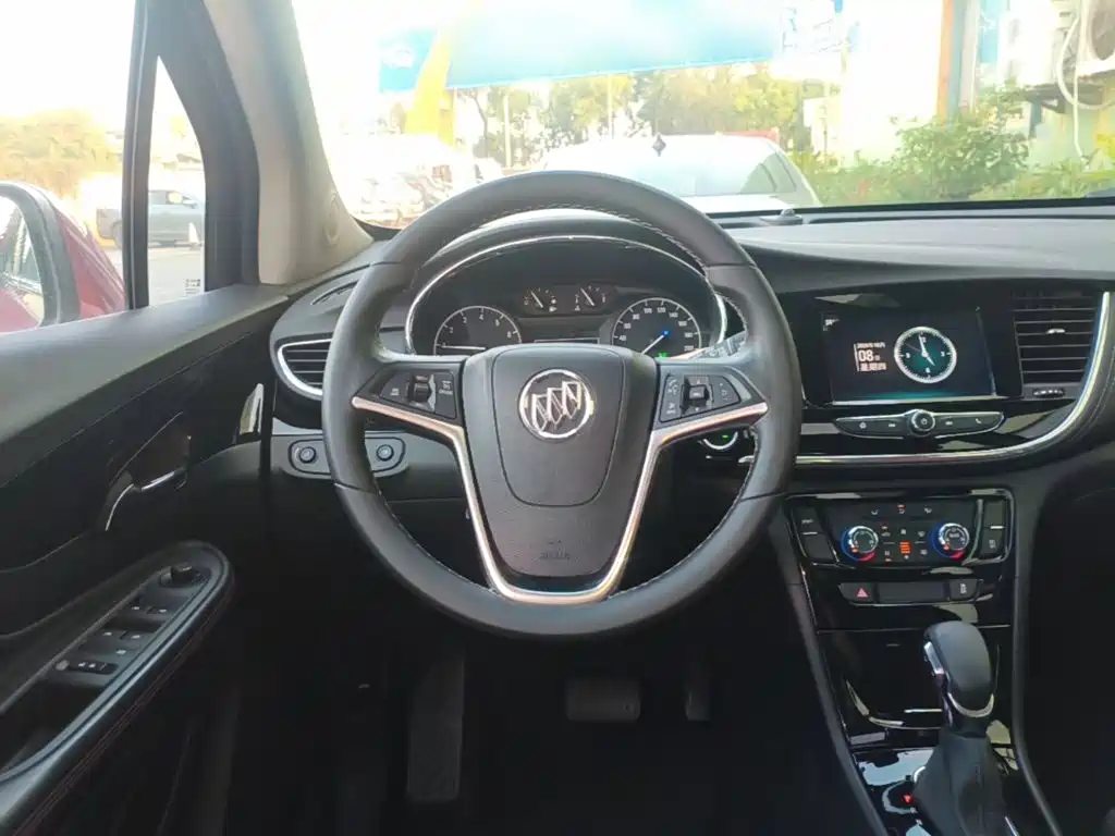 Buick Encore — фото 11