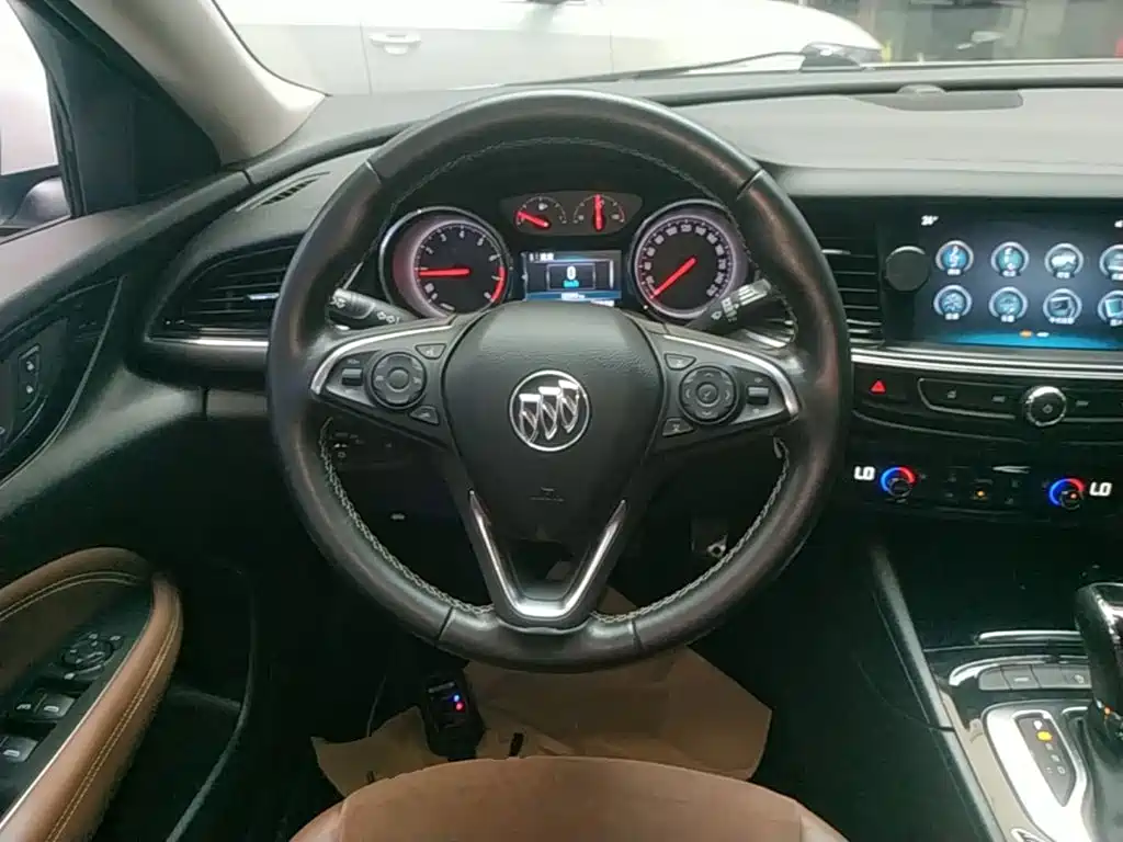 Buick Regal — фото 11