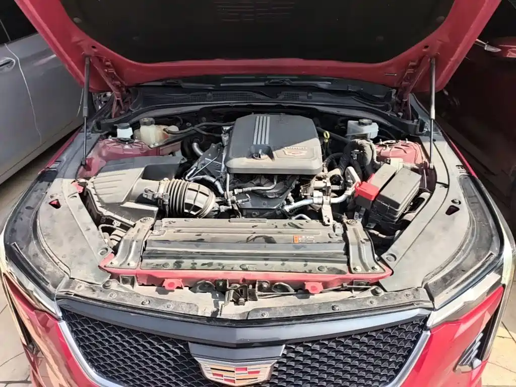 Cadillac CT4 — фото 20