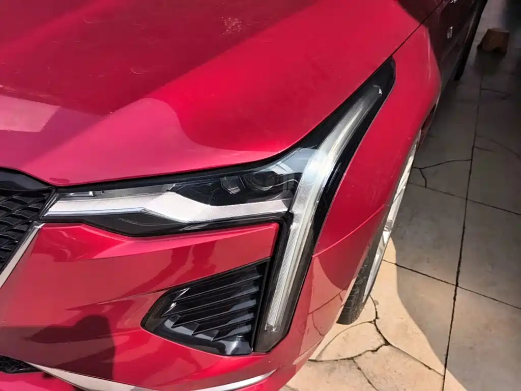 Cadillac CT4 — фото 24