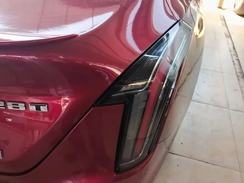 Cadillac CT4 — фото 8