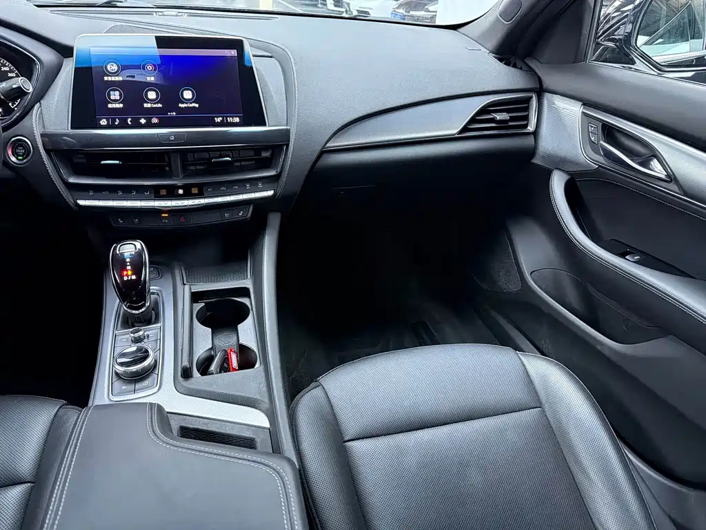 Cadillac CT5 — фото 11