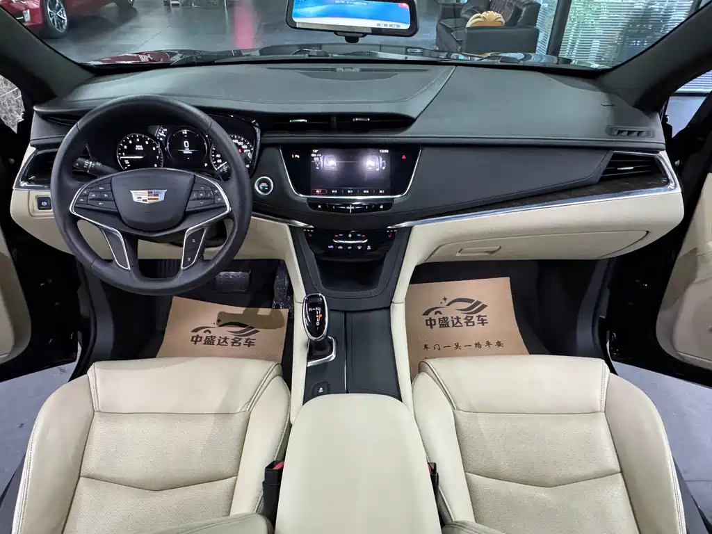 Cadillac XT5 — фото 13