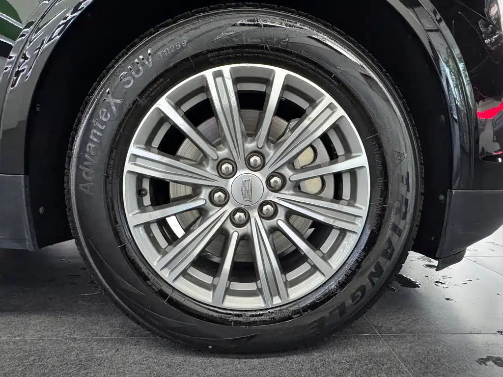 Cadillac XT5 — фото 15