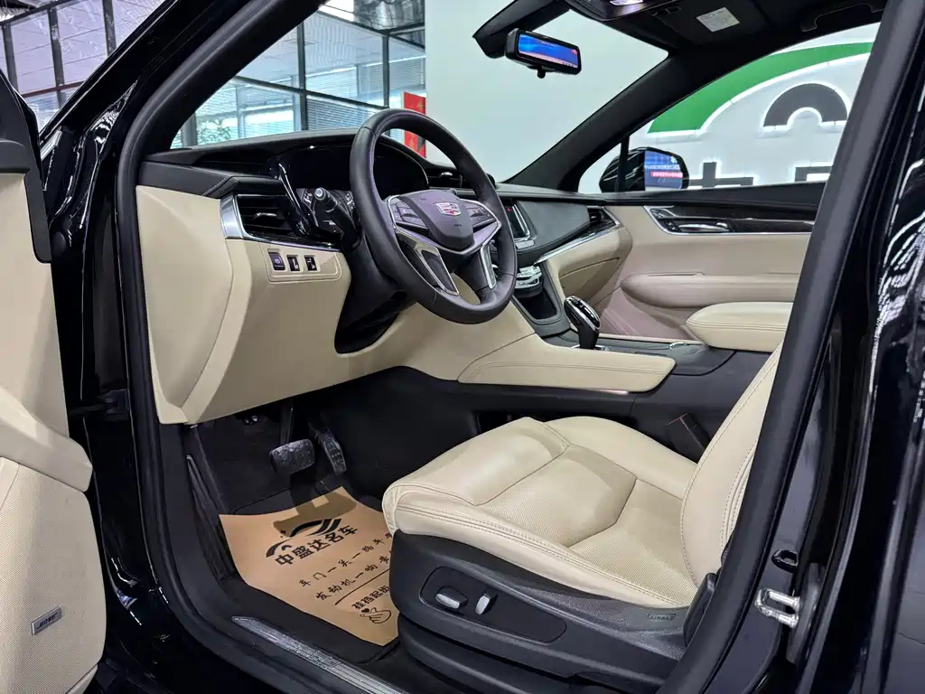 Cadillac XT5 — фото 7