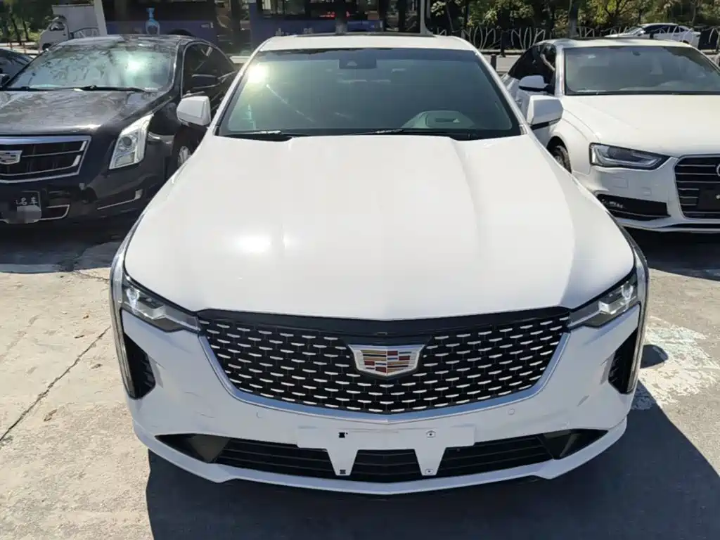 Cadillac CT4 — фото 3